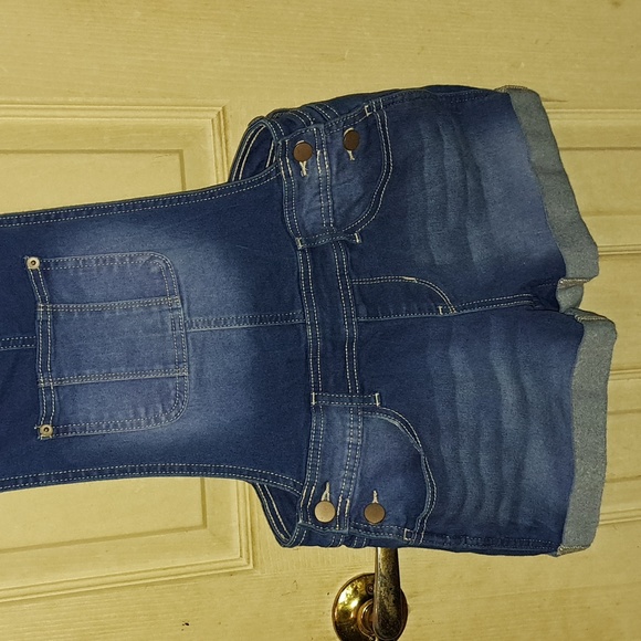 NO BO Relaxed fit size 3/5 sm dark faded Denim overalls shorts. Like new! Cute! - Picture 3 of 9